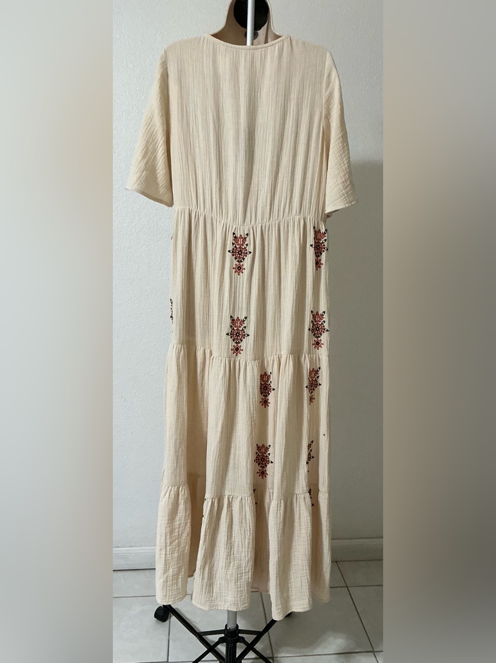 Soft Surroundings Bellmore Cream Gauze Embroidered Boho Tiered Maxi Dress Medium - Picture 4 of 12